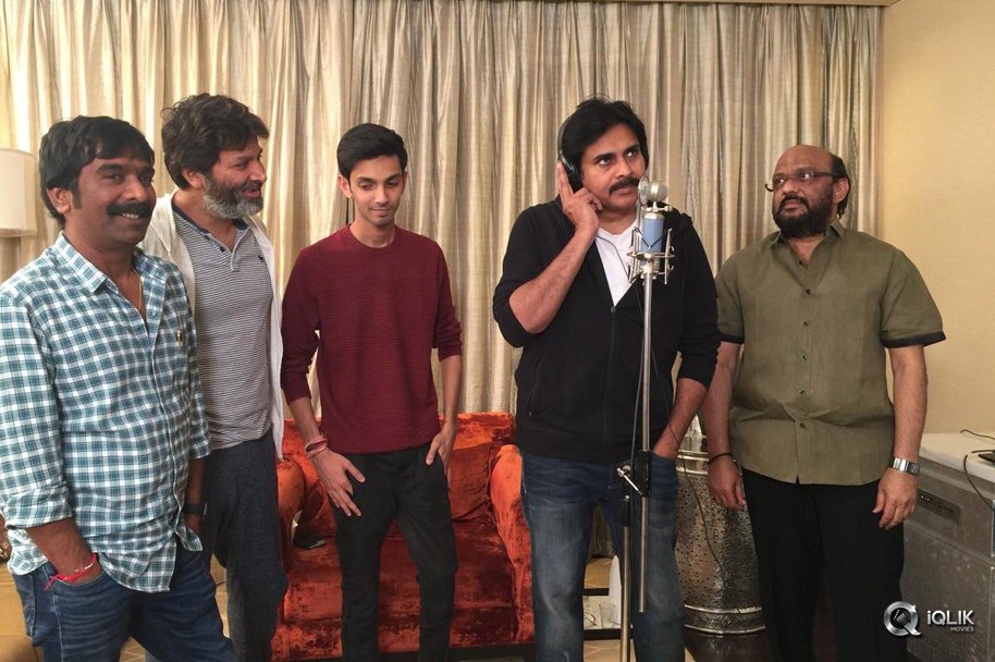 Pawan-Kalyan-Sings-For-Agnyaathavaasi